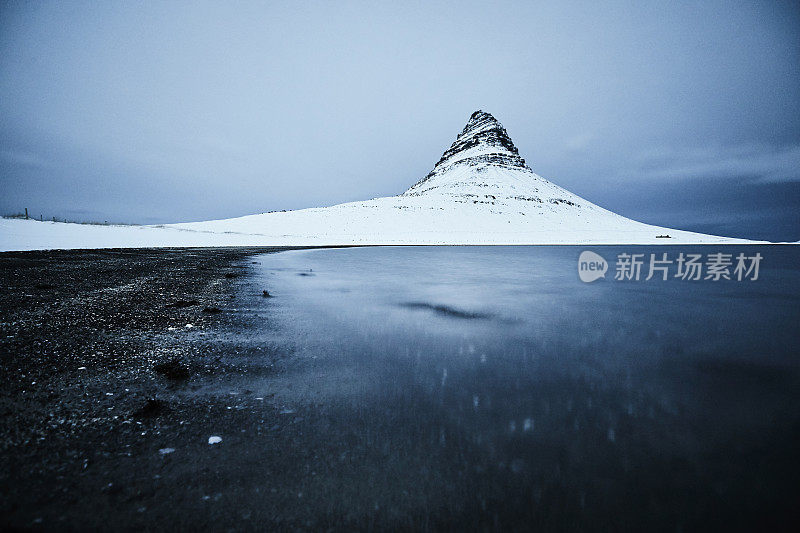 Kirkjufell -冰岛的冬天